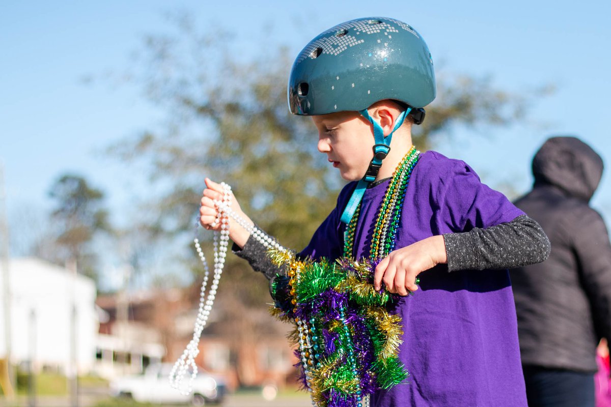 MOMS Club of Birmingham holds annual Mardi Gras Parade